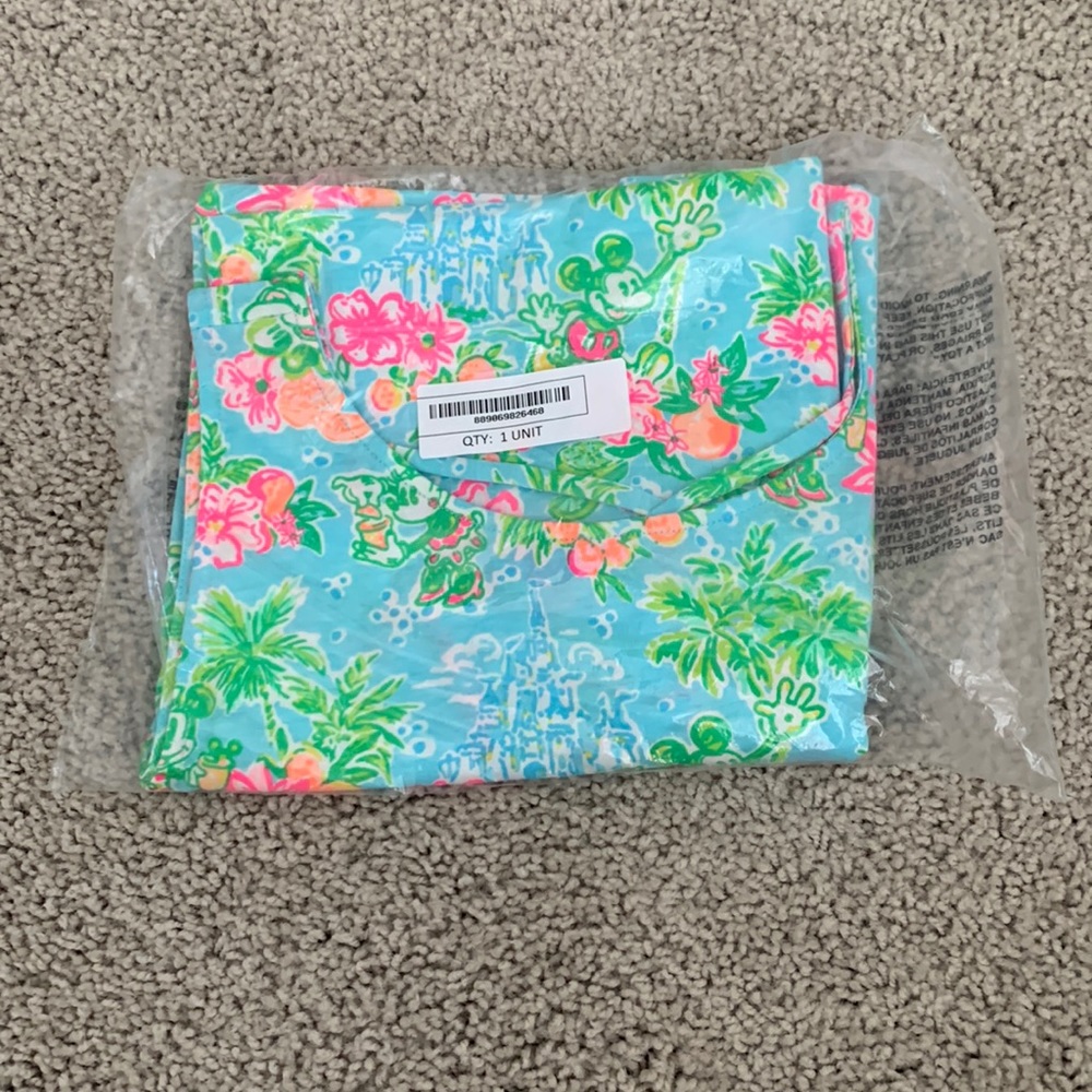 NWT / NIB Disney x Lilly Pulitzer Collaboration
Kristen Dress XS